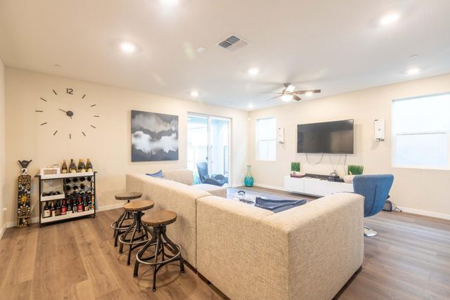 2909 Hazel Gaze St, Sacramento, CA 95833