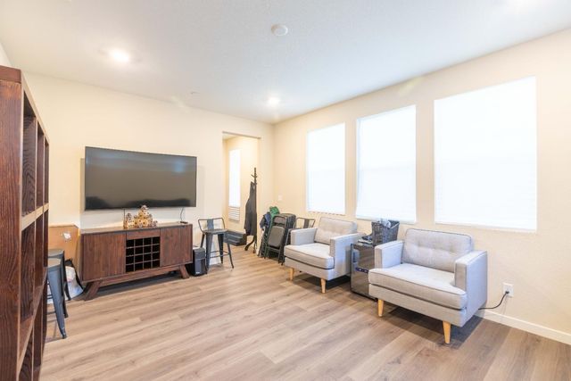 2909 Hazel Gaze St, Sacramento, CA 95833