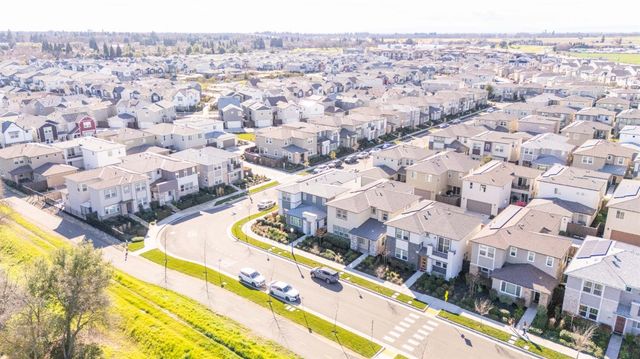 2909 Hazel Gaze St, Sacramento, CA 95833