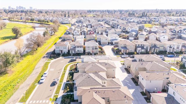 2909 Hazel Gaze St, Sacramento, CA 95833