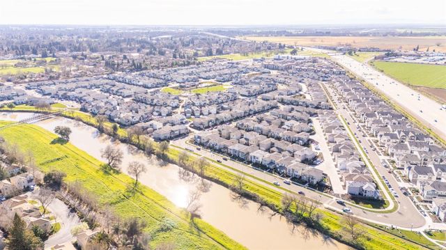 2909 Hazel Gaze St, Sacramento, CA 95833