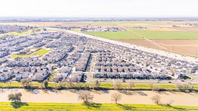 2909 Hazel Gaze St, Sacramento, CA 95833