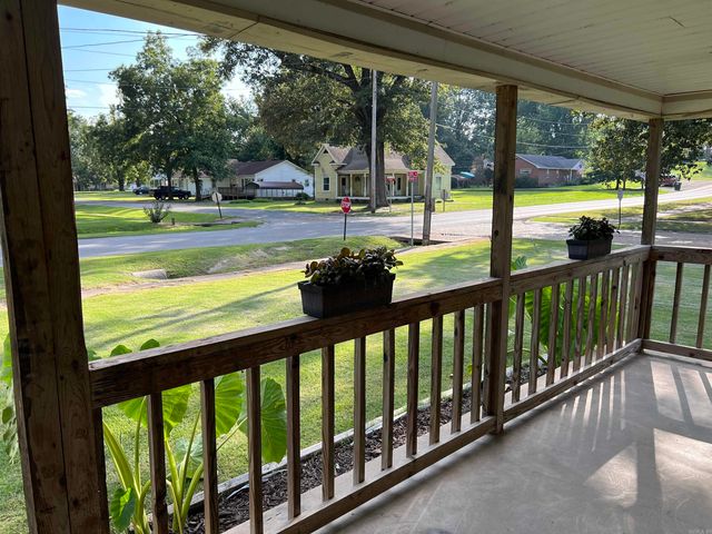 787 W Main St, Piggott, AR 72454