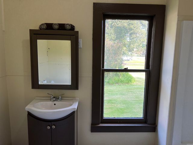 787 W Main St, Piggott, AR 72454