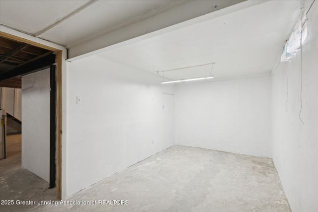 4328 Chadburne Drive, Lansing, MI 48911