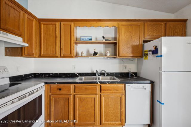 4328 Chadburne Drive, Lansing, MI 48911