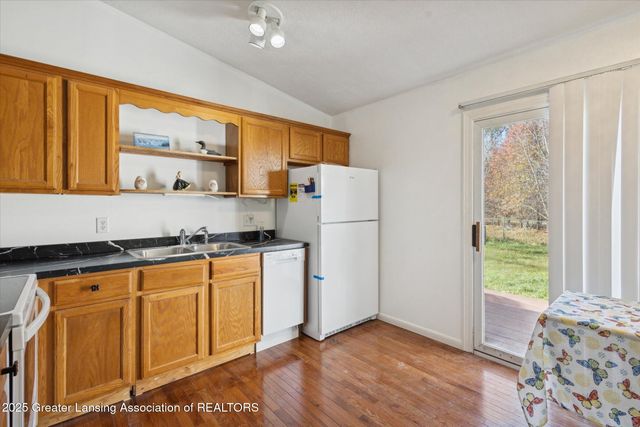 4328 Chadburne Drive, Lansing, MI 48911