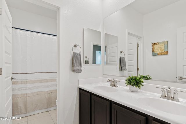 528 W MAGENA Drive, San Tan Valley, AZ 85140