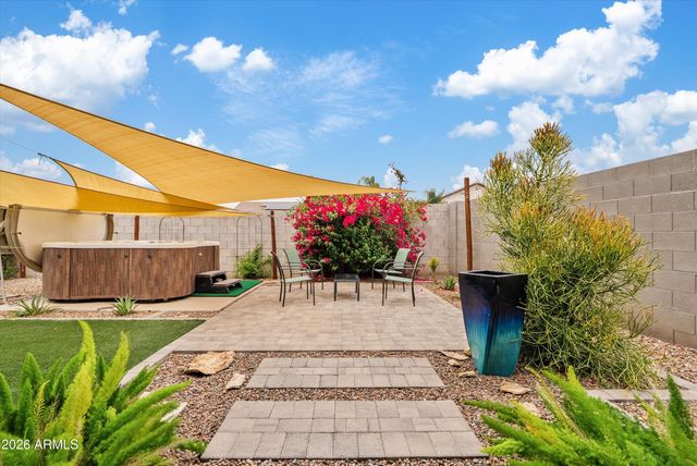 528 W MAGENA Drive, San Tan Valley, AZ 85140