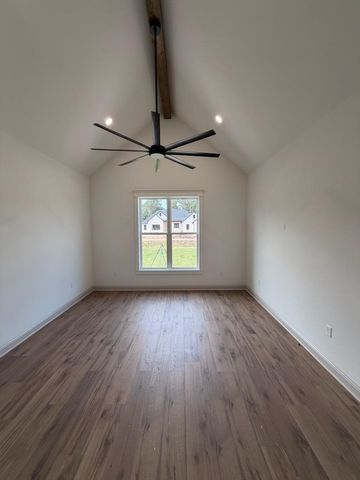 210 Stonebrook Ct, Gilmer, TX 75640