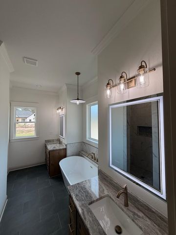 210 Stonebrook Ct, Gilmer, TX 75640