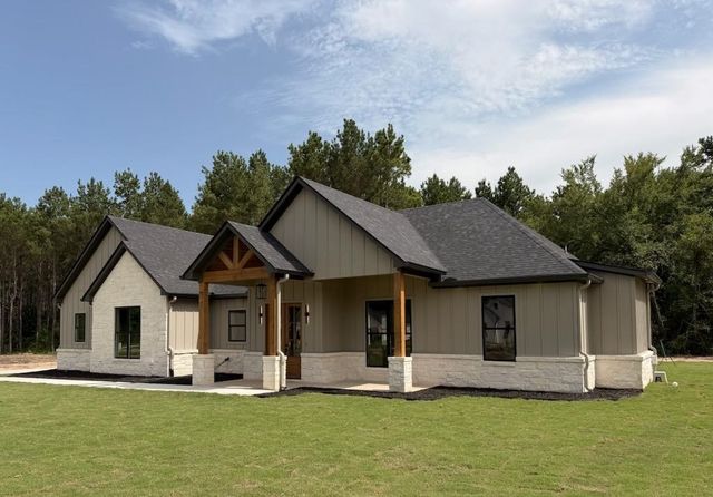 210 Stonebrook Ct, Gilmer, TX 75640