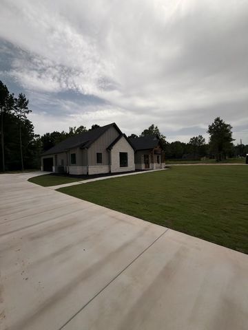 210 Stonebrook Ct, Gilmer, TX 75640