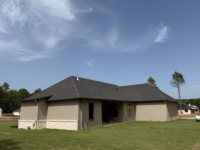 210 Stonebrook Ct, Gilmer, TX 75640