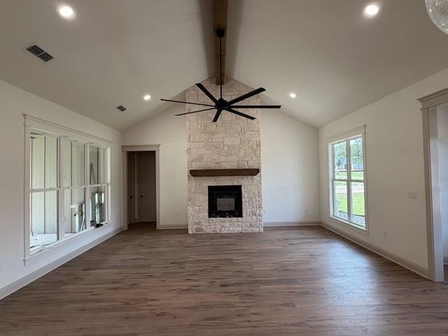 210 Stonebrook Ct, Gilmer, TX 75640