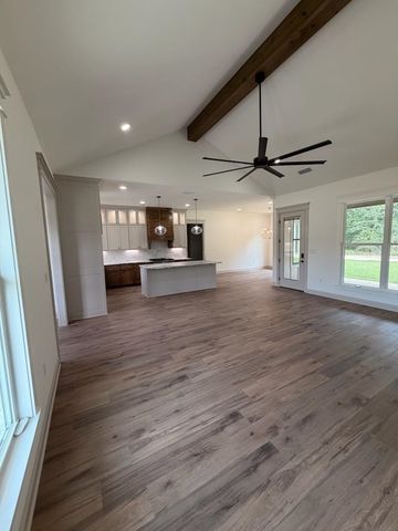210 Stonebrook Ct, Gilmer, TX 75640