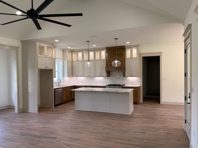 210 Stonebrook Ct, Gilmer, TX 75640
