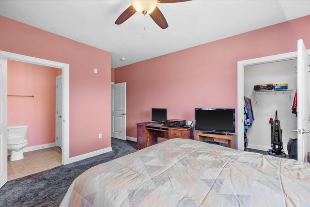 W205N16507 Cranberry Creek LANE, Jackson, WI 53037