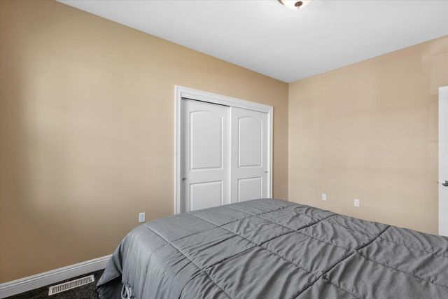W205N16507 Cranberry Creek LANE, Jackson, WI 53037