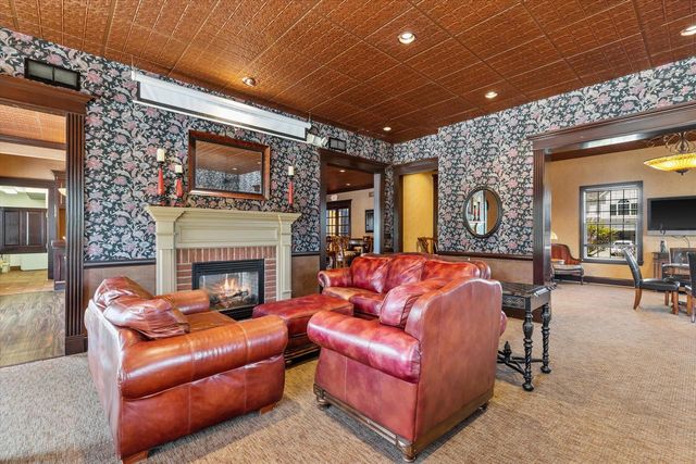 W205N16507 Cranberry Creek LANE, Jackson, WI 53037