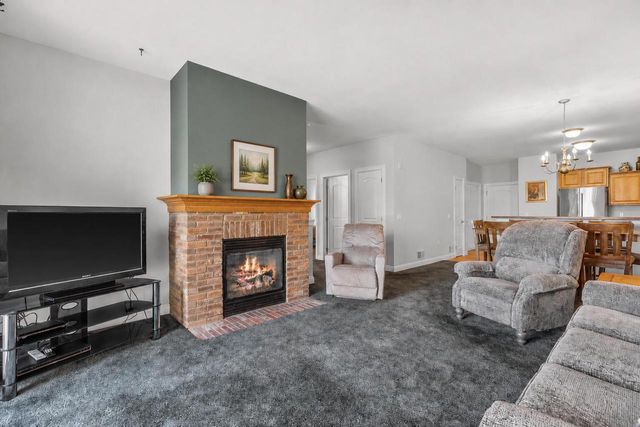 W205N16507 Cranberry Creek LANE, Jackson, WI 53037