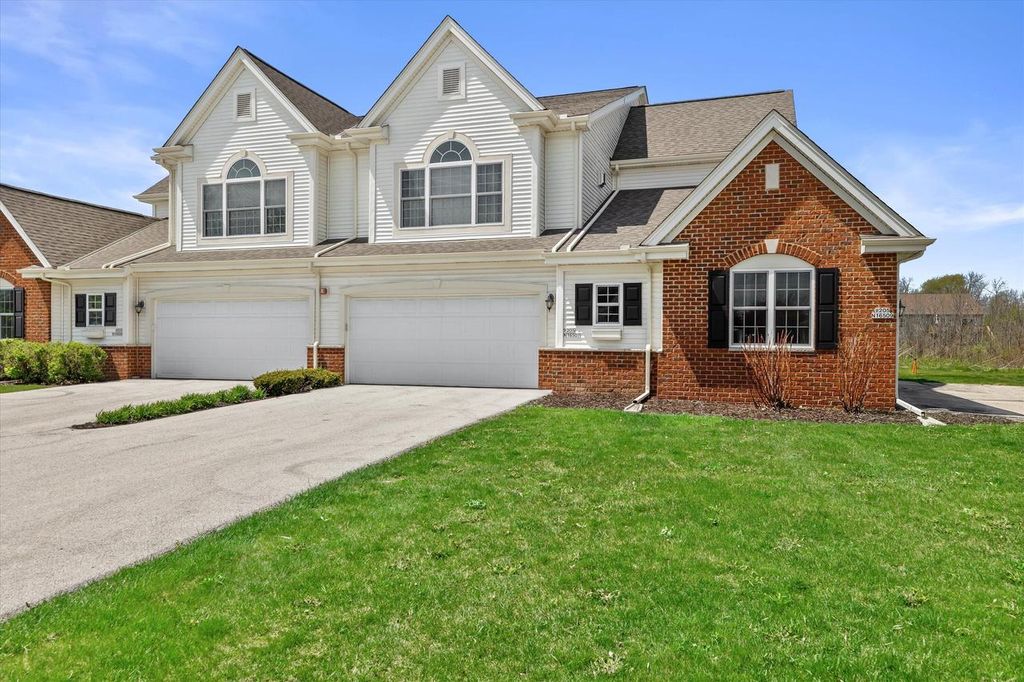 W205N16507 Cranberry Creek LANE, Jackson, WI 53037