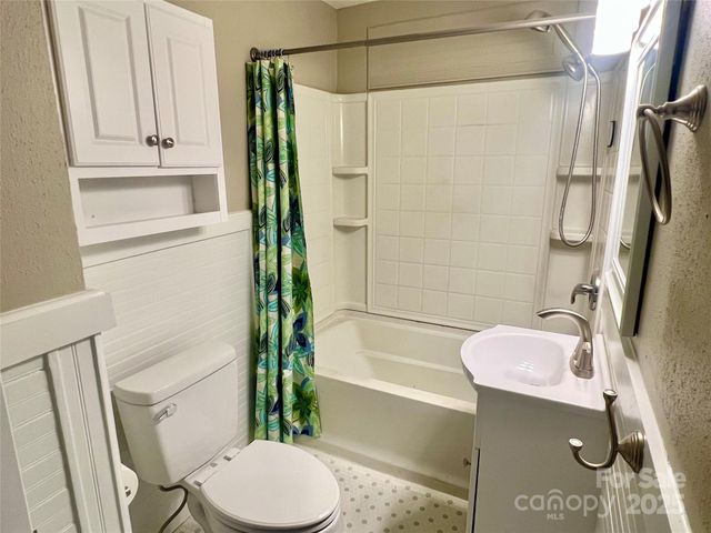 328 11th Street SW, Hickory, NC 28602