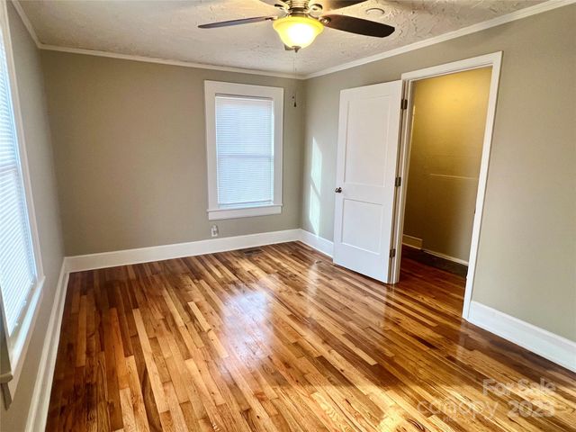 328 11th Street SW, Hickory, NC 28602