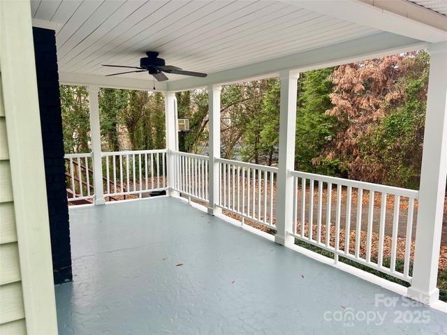 328 11th Street SW, Hickory, NC 28602