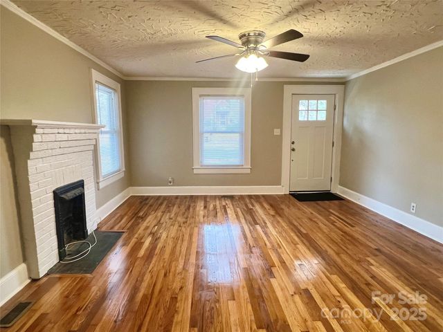 328 11th Street SW, Hickory, NC 28602