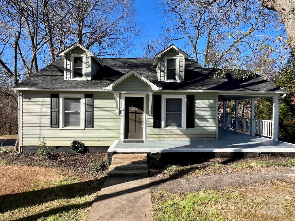 328 11th Street SW, Hickory, NC 28602