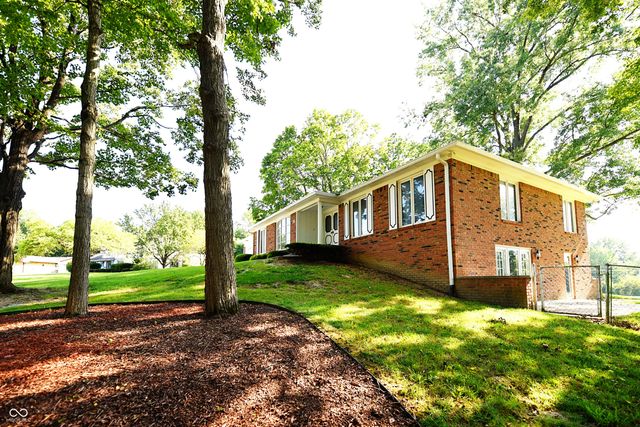 509 Oak Boulevard West Drive, Greenfield, IN 46140