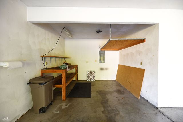 509 Oak Boulevard West Drive, Greenfield, IN 46140