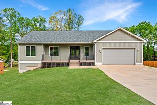 308 Pineridge Drive, Spartanburg, SC 29303