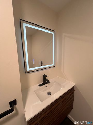 38 Deer Ridge Road, Stonington, CT 06378