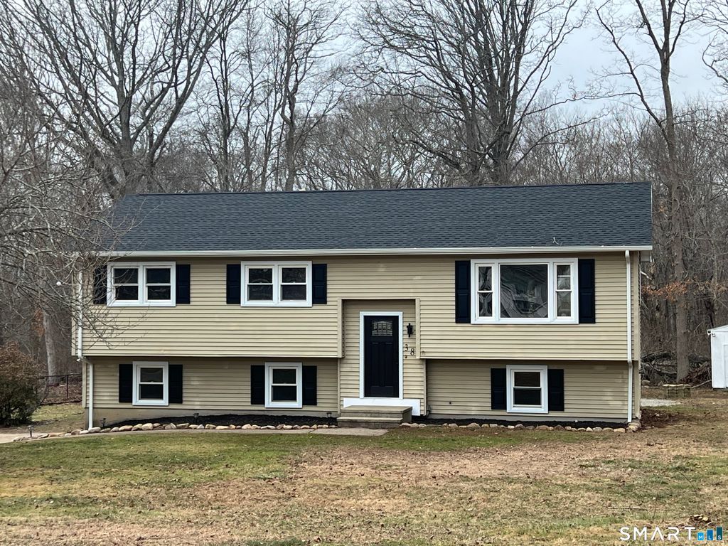 38 Deer Ridge Road, Stonington, CT 06378