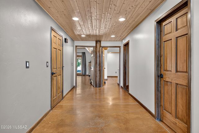 531 S Cody Loop Road, Oracle, AZ 85623