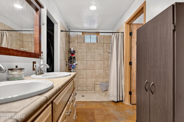 531 S Cody Loop Road, Oracle, AZ 85623