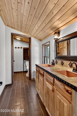 531 S Cody Loop Road, Oracle, AZ 85623