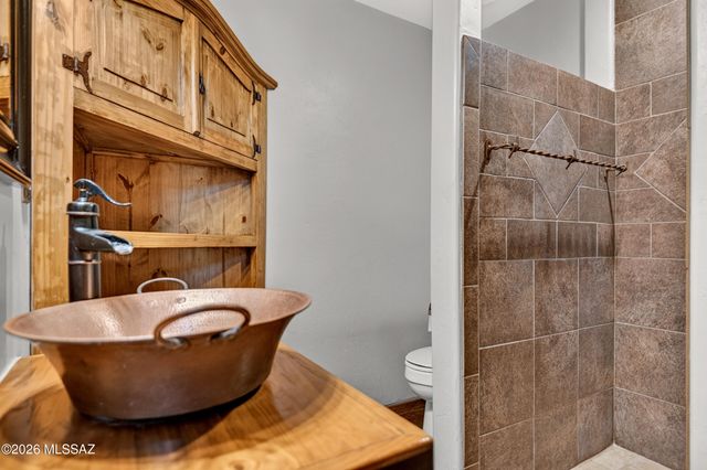 531 S Cody Loop Road, Oracle, AZ 85623