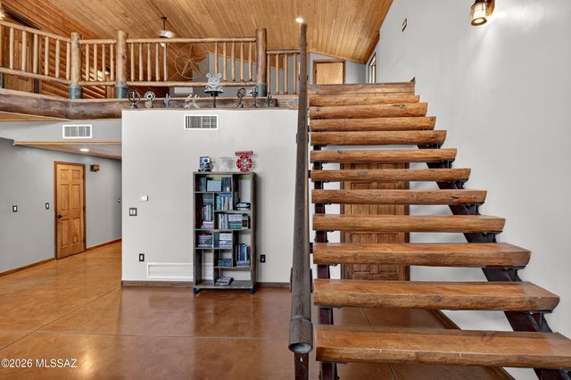 531 S Cody Loop Road, Oracle, AZ 85623