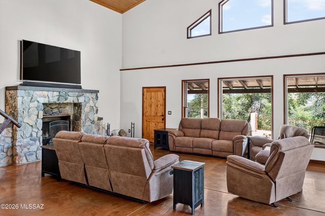 531 S Cody Loop Road, Oracle, AZ 85623