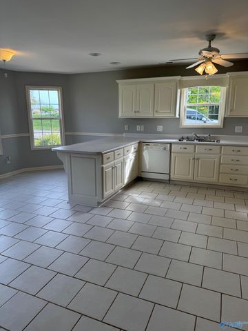 121 County Road 372, Trinity, AL 35673