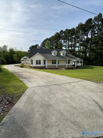 121 County Road 372, Trinity, AL 35673