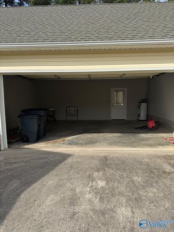 121 County Road 372, Trinity, AL 35673