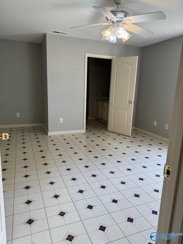 121 County Road 372, Trinity, AL 35673