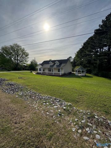 121 County Road 372, Trinity, AL 35673