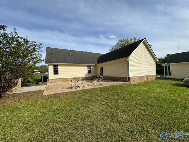 121 County Road 372, Trinity, AL 35673