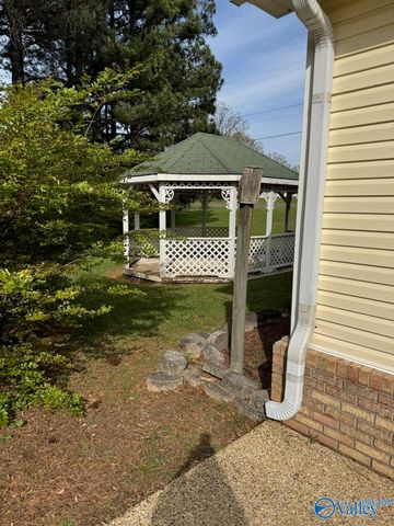 121 County Road 372, Trinity, AL 35673