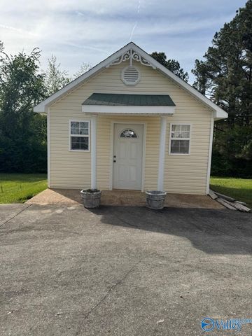 121 County Road 372, Trinity, AL 35673